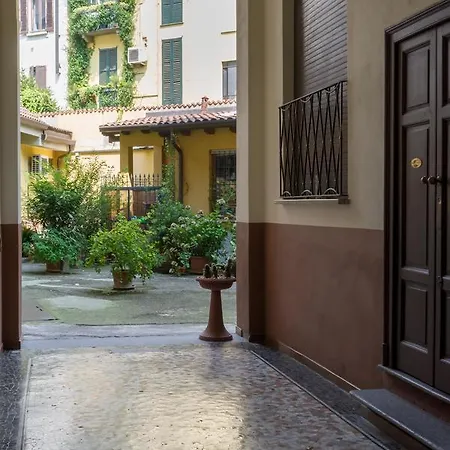 Apartment Canonica 72 Milan