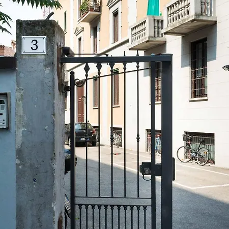 Canonica 72 Apartment
